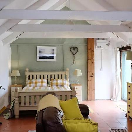 Cowshed Cottage Located Nr Kynance Cove Lizard Exterior photo